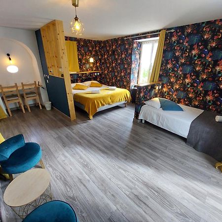 Logis Hotels - Auberge De L'Ile - Hotel 3 Etoiles Et Restaurant Creysse  Екстер'єр фото