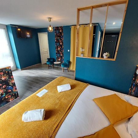 Logis Hotels - Auberge De L'Ile - Hotel 3 Etoiles Et Restaurant Creysse  Екстер'єр фото