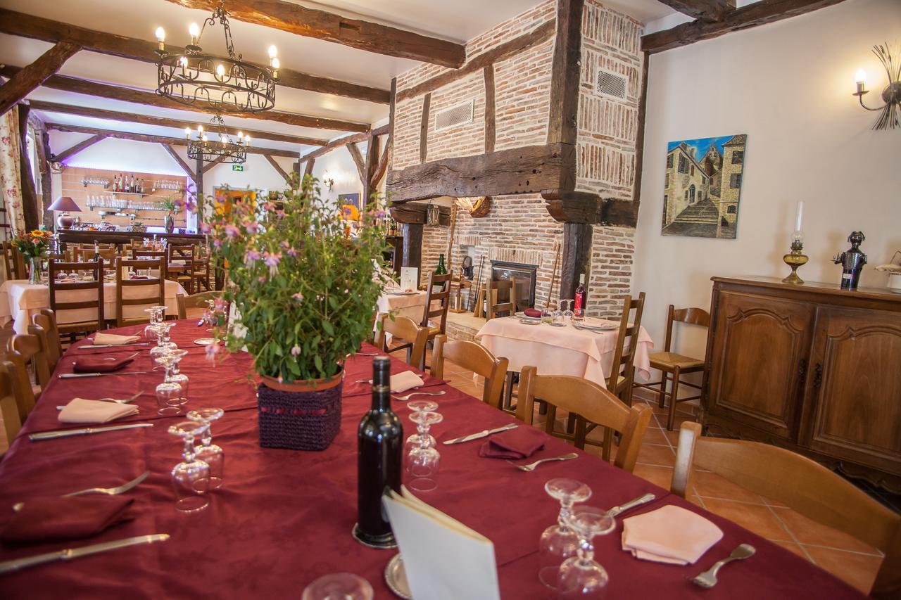 Logis Hotels - Auberge De L'Ile - Hotel 3 Etoiles Et Restaurant Creysse  Екстер'єр фото