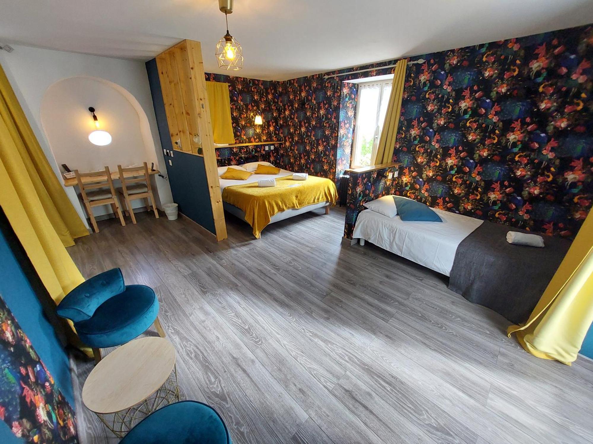 Logis Hotels - Auberge De L'Ile - Hotel 3 Etoiles Et Restaurant Creysse  Екстер'єр фото