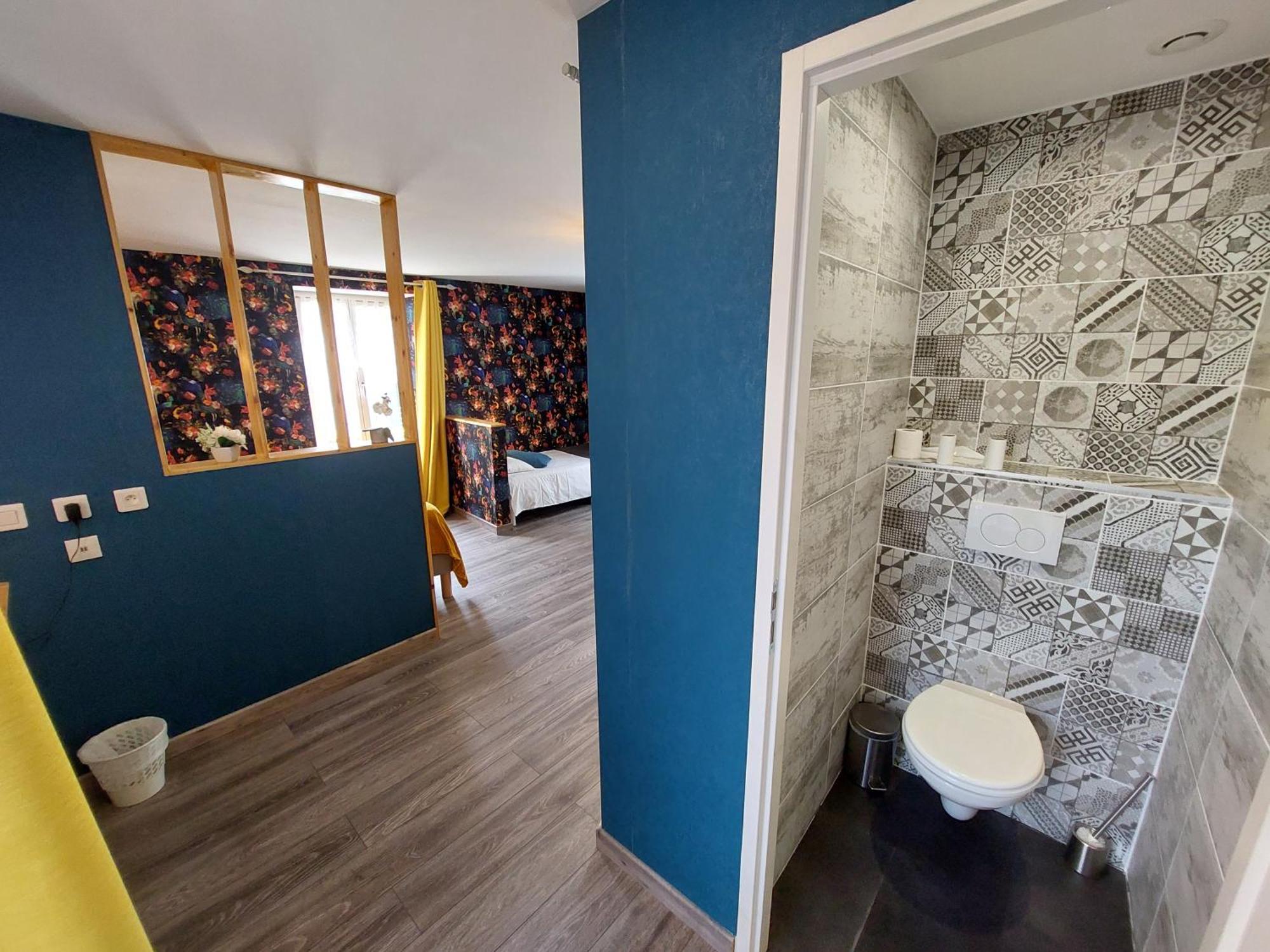 Logis Hotels - Auberge De L'Ile - Hotel 3 Etoiles Et Restaurant Creysse  Екстер'єр фото