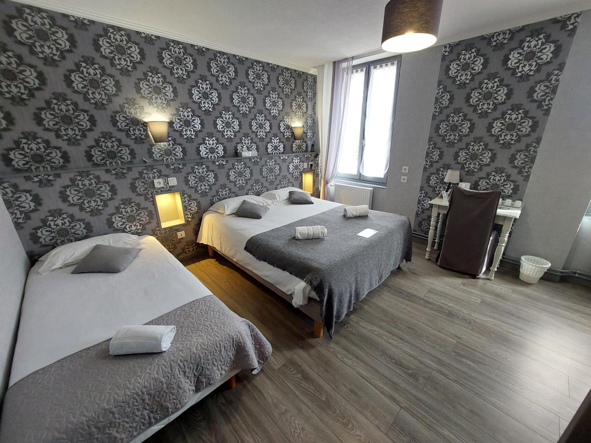 Logis Hotels - Auberge De L'Ile - Hotel 3 Etoiles Et Restaurant Creysse  Екстер'єр фото