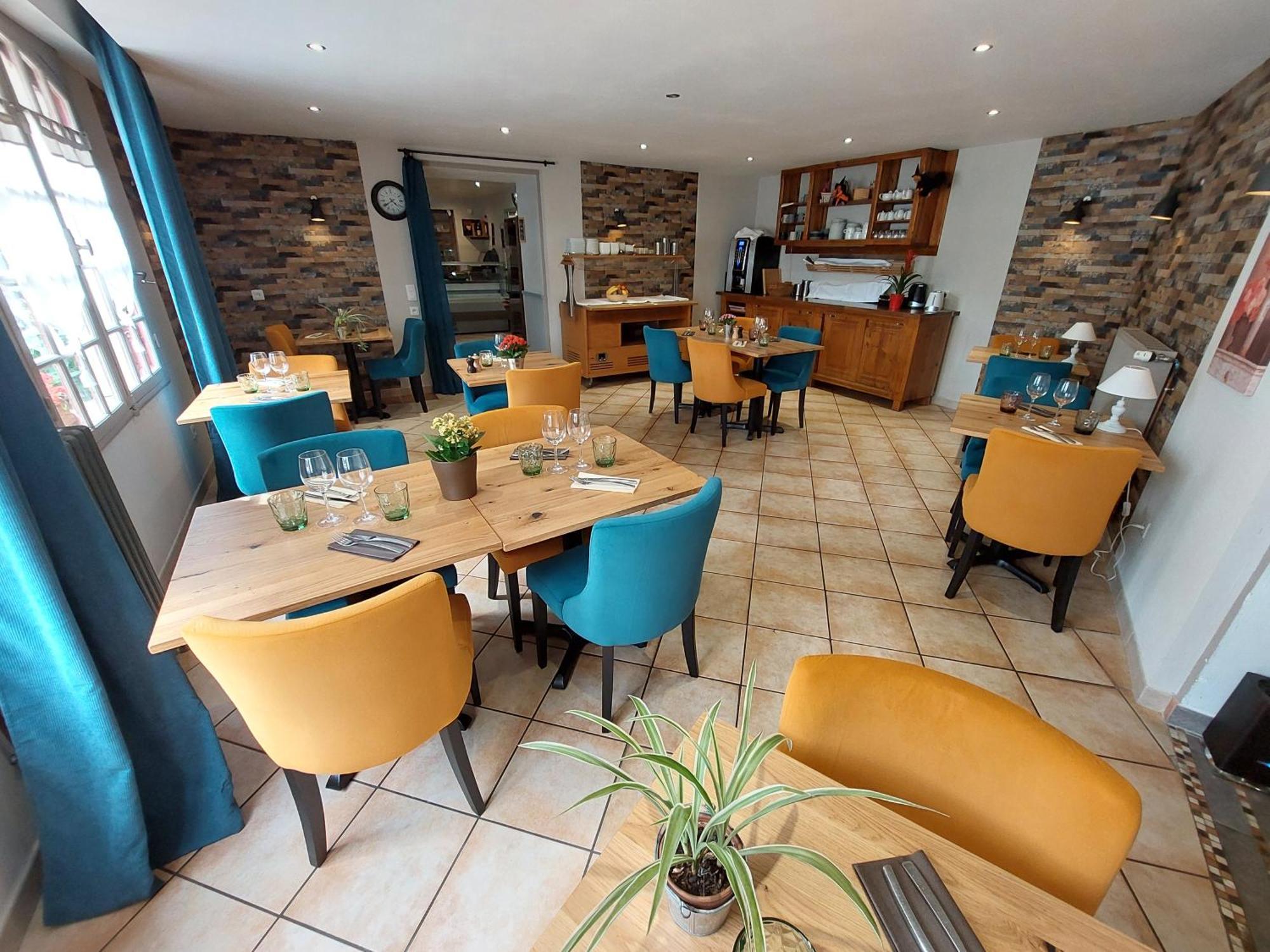 Logis Hotels - Auberge De L'Ile - Hotel 3 Etoiles Et Restaurant Creysse  Екстер'єр фото