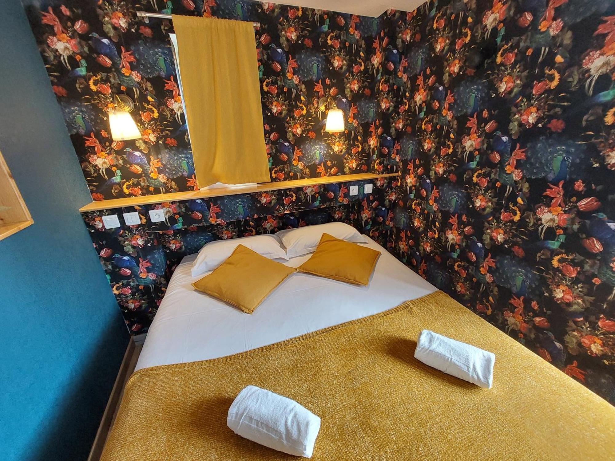 Logis Hotels - Auberge De L'Ile - Hotel 3 Etoiles Et Restaurant Creysse  Екстер'єр фото