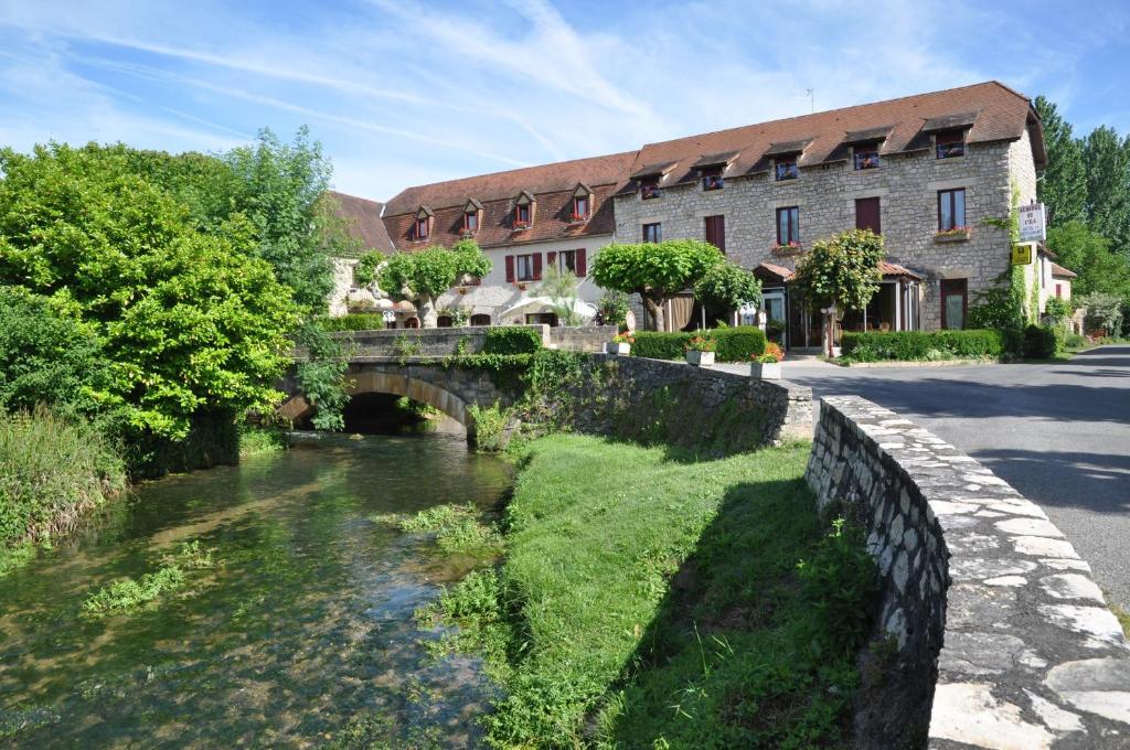 Logis Hotels - Auberge De L'Ile - Hotel 3 Etoiles Et Restaurant Creysse  Екстер'єр фото