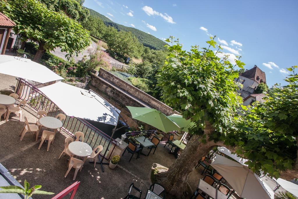 Logis Hotels - Auberge De L'Ile - Hotel 3 Etoiles Et Restaurant Creysse  Екстер'єр фото