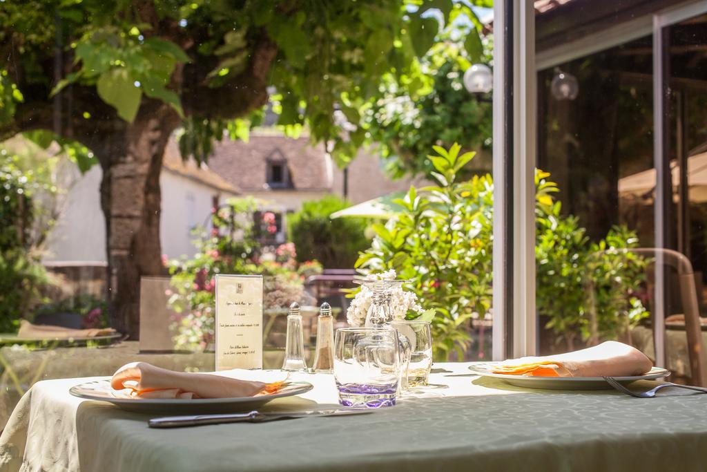 Logis Hotels - Auberge De L'Ile - Hotel 3 Etoiles Et Restaurant Creysse  Екстер'єр фото