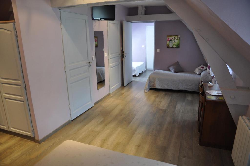 Logis Hotels - Auberge De L'Ile - Hotel 3 Etoiles Et Restaurant Creysse  Екстер'єр фото