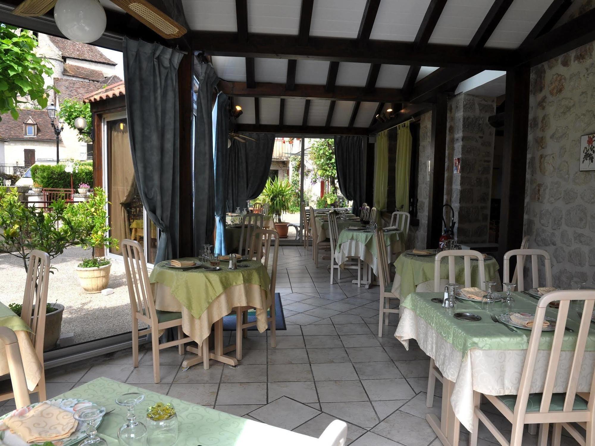 Logis Hotels - Auberge De L'Ile - Hotel 3 Etoiles Et Restaurant Creysse  Екстер'єр фото