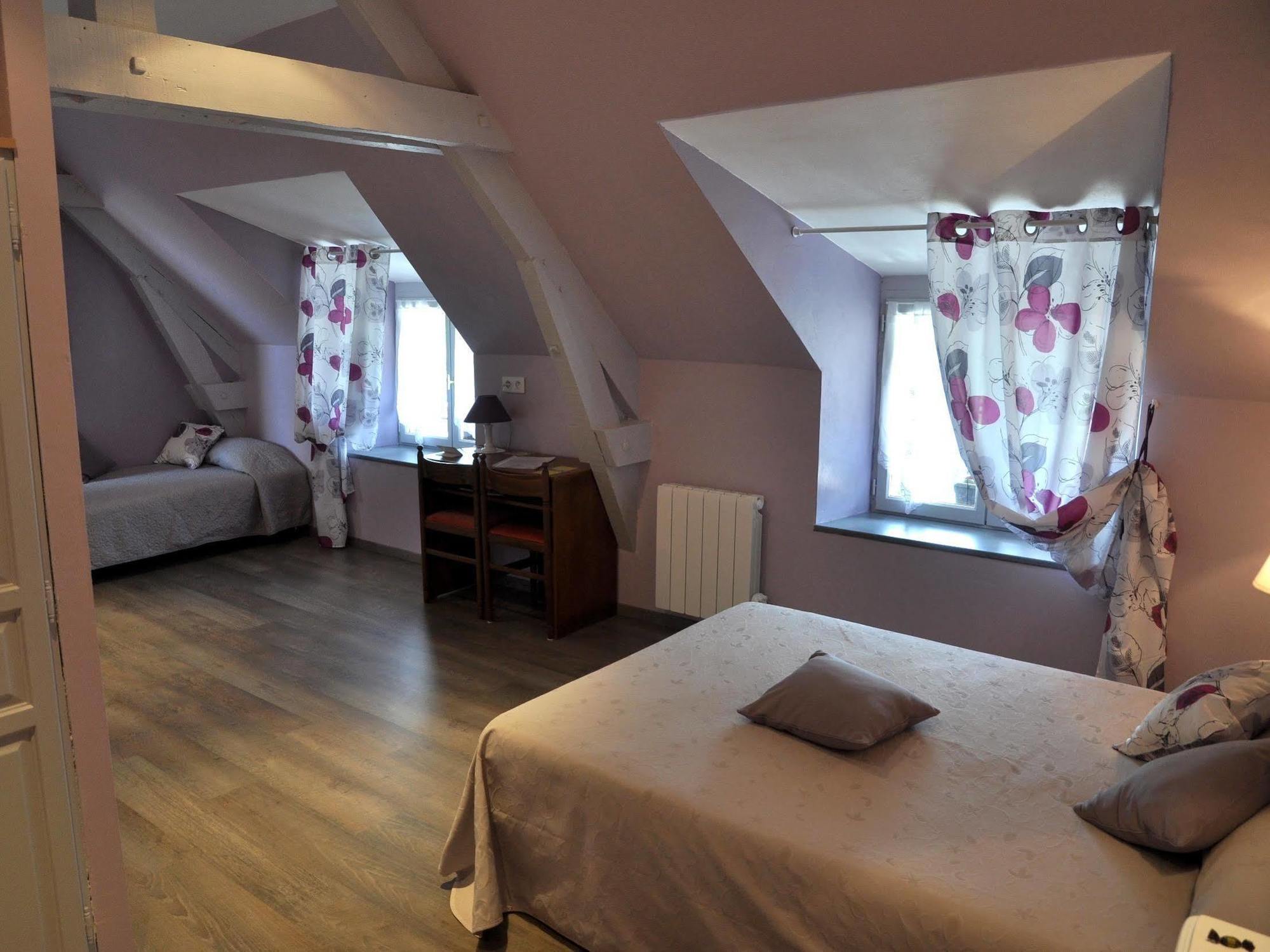 Logis Hotels - Auberge De L'Ile - Hotel 3 Etoiles Et Restaurant Creysse  Екстер'єр фото