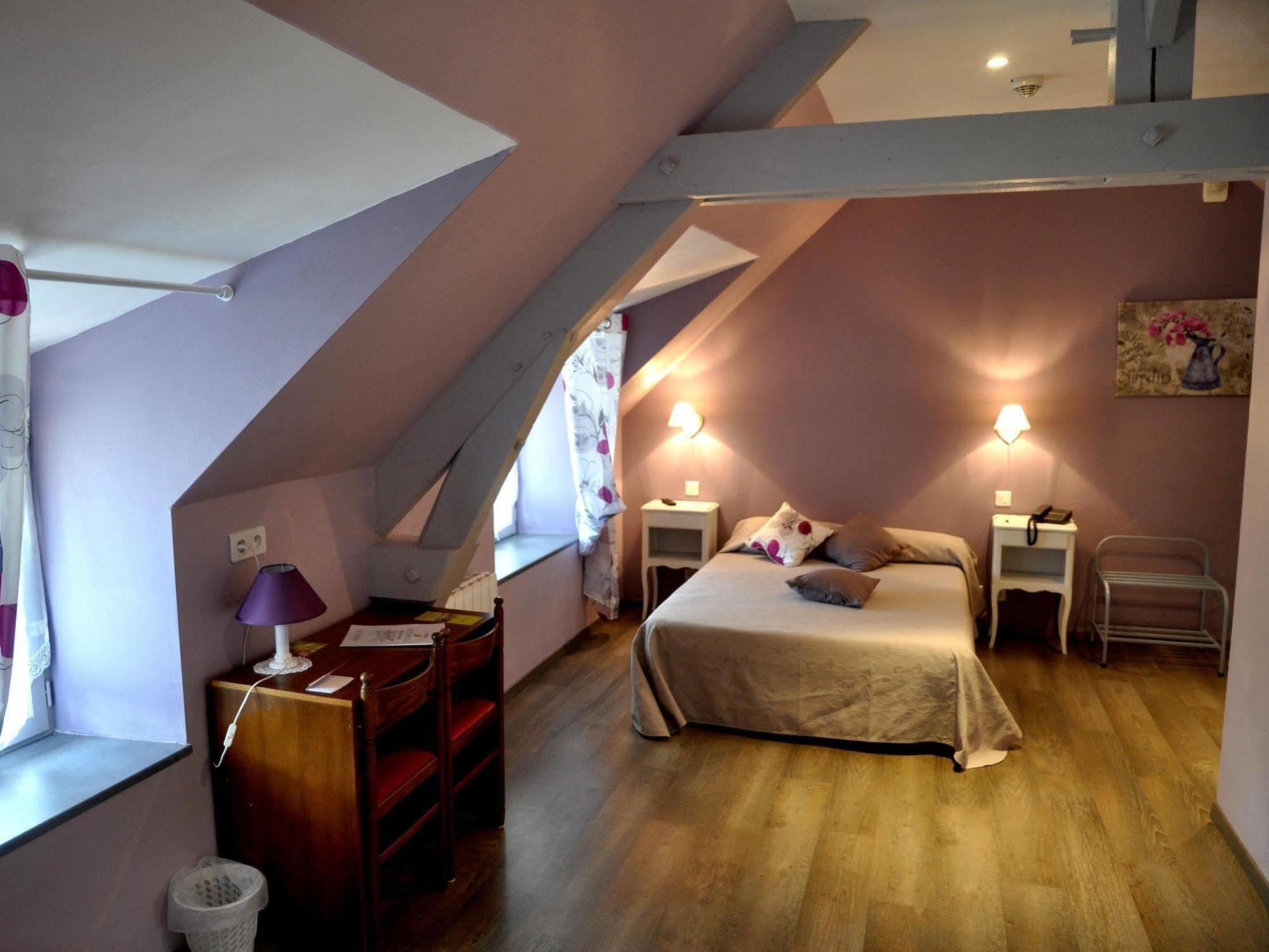Logis Hotels - Auberge De L'Ile - Hotel 3 Etoiles Et Restaurant Creysse  Екстер'єр фото